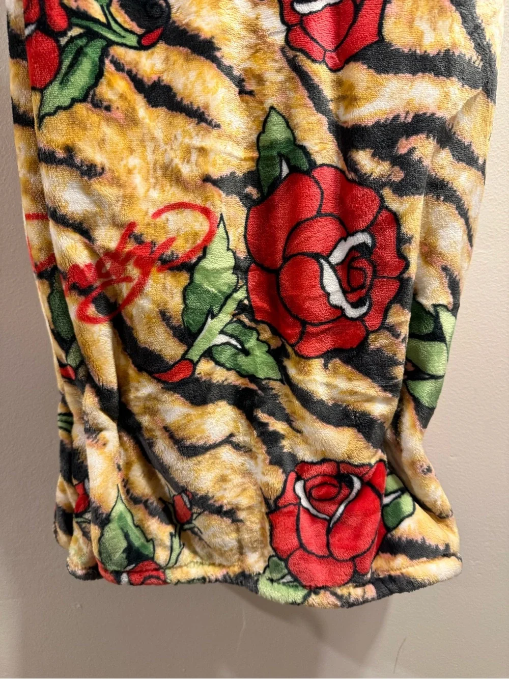 Ed Hardy Oversized Printed Plush Throw Blanket Tiger stripes roses NWT
